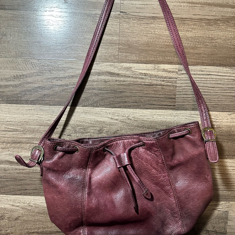 Etienne Aigner Genuine Leather Vintage Burgandy Bucket Style Handbag - Picture 2 of 5